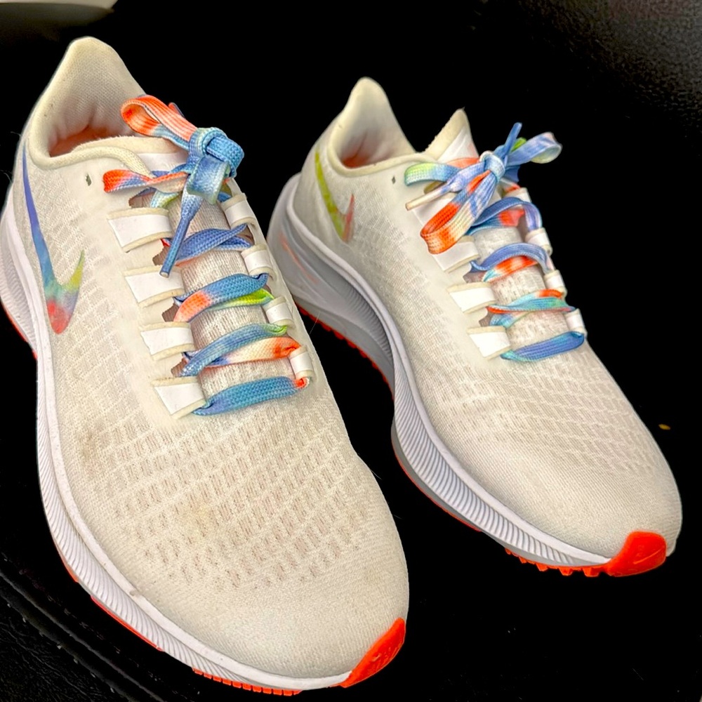 Nike Pegasus woman’s sneakers